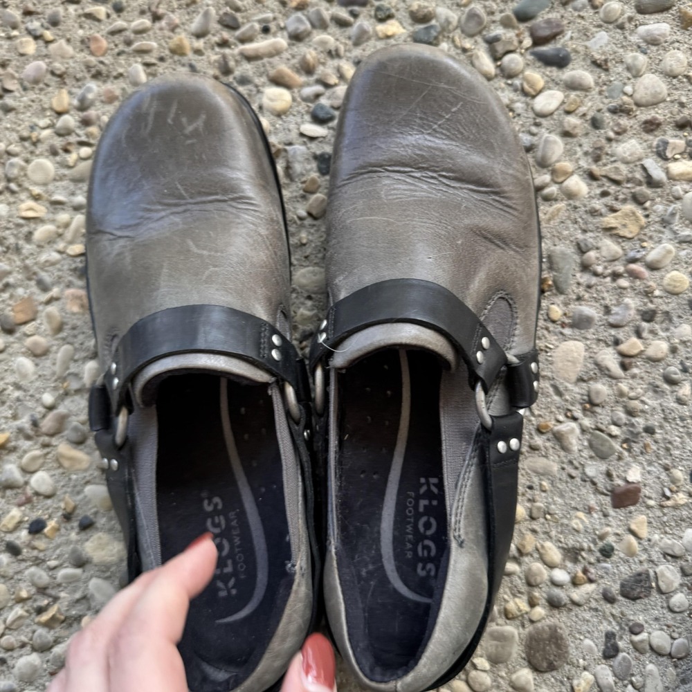 Klogs Footwear Shoes Womens Size 8.5 Gray Leather Clog Mule Black Harness Strap‎ - Picture 7 of 12